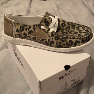 Gypsy Jazz shoes Cheetah with tan star- size 10